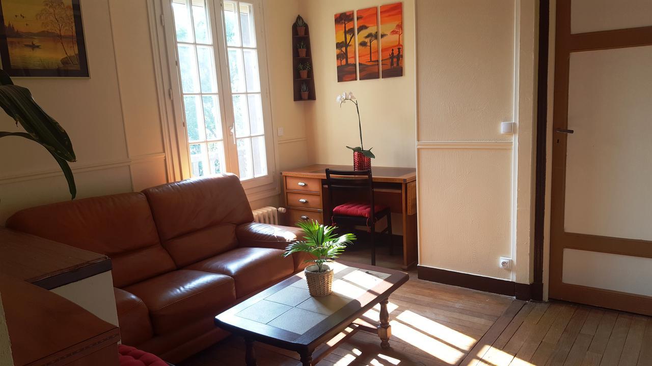 Apakabar Homestay - Proche Gare Melun, Parking Prive, Netflix La Rochette  外观 照片