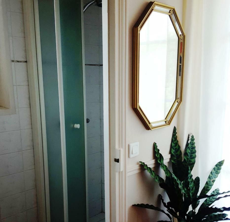 Apakabar Homestay - Proche Gare Melun, Parking Prive, Netflix La Rochette  外观 照片